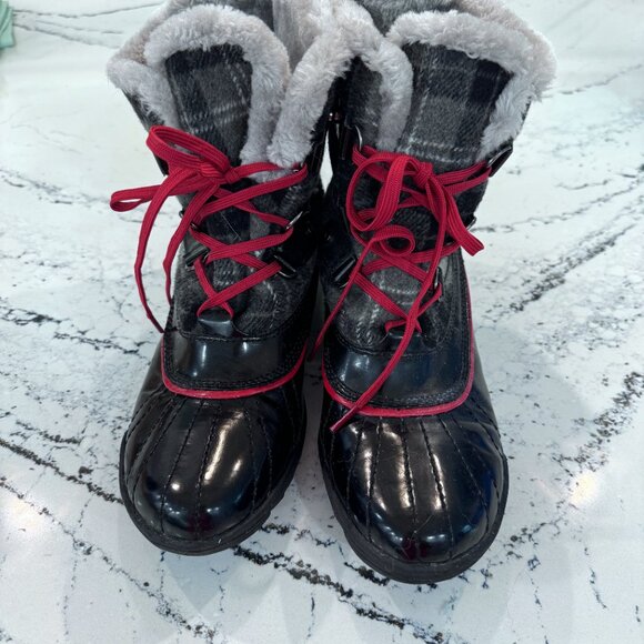 Anne Klein Sport Gailla Snow Boot Black with Gray Tartan and Red Accents Size 11 - Picture 3 of 6